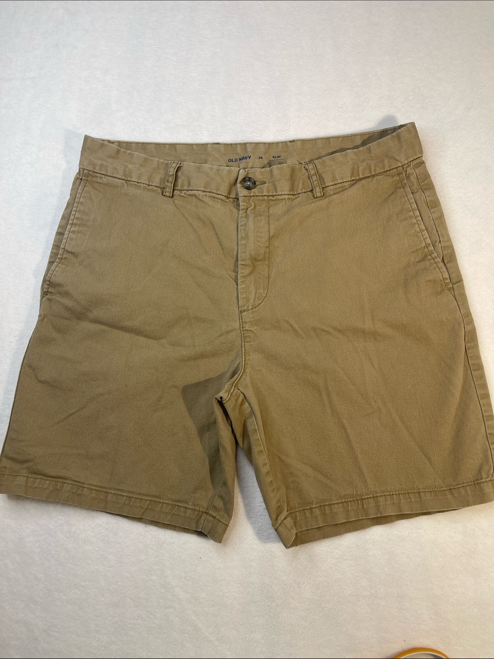 Old Navy Men’s Tan Flat-Front Chino Shorts SIZE 36 SLIM